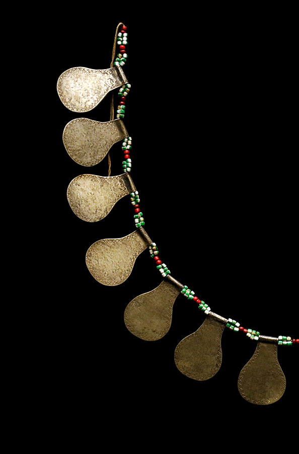 Collar de Metal, Mapuche